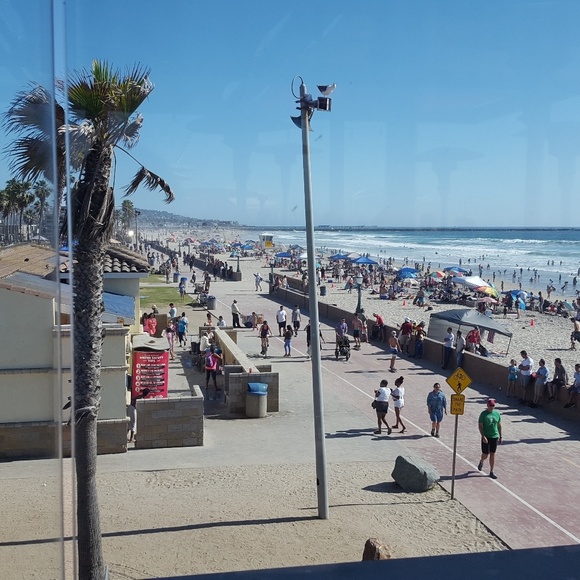 Meet your Posher, Deborah - Picture 1 of 3